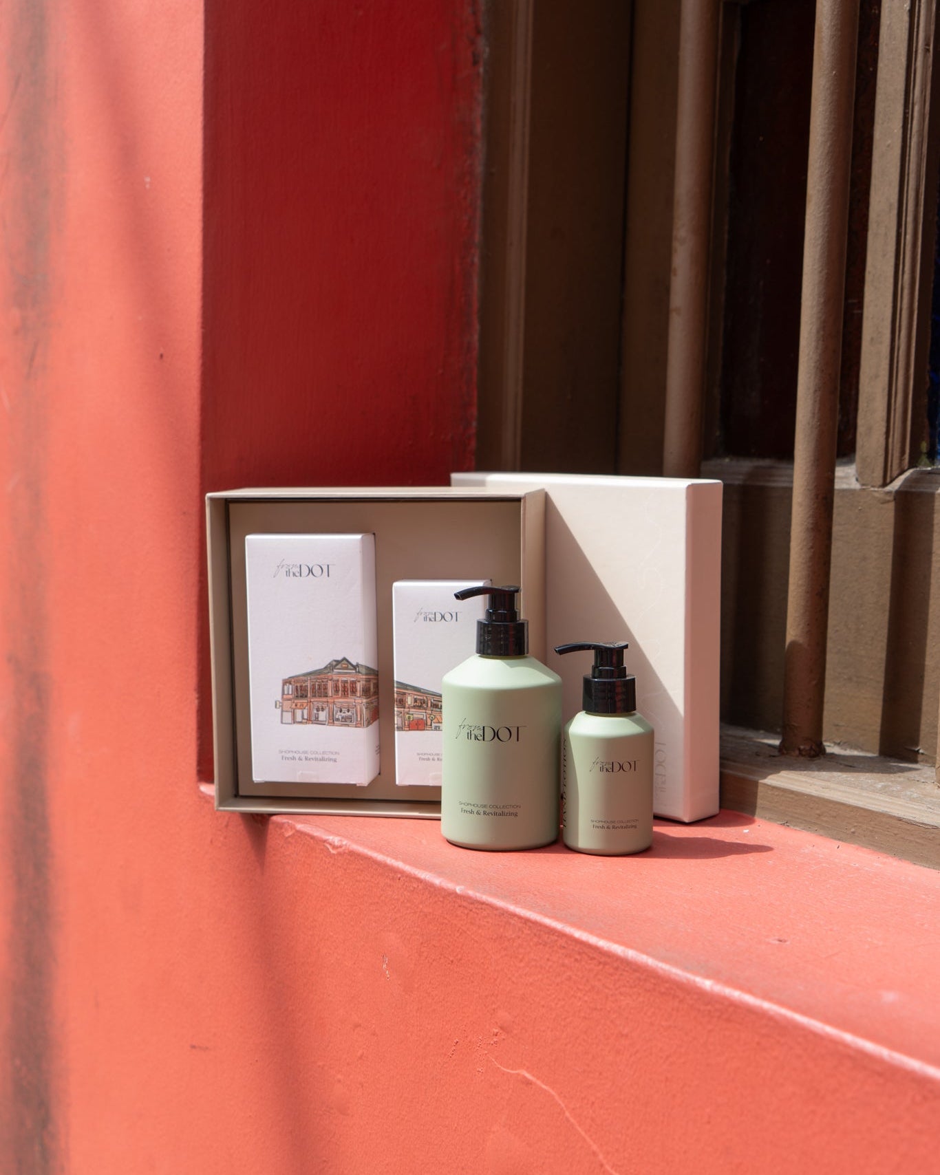 Fresh & Revitalizing Duo Gift Set With LOVE Sleeve